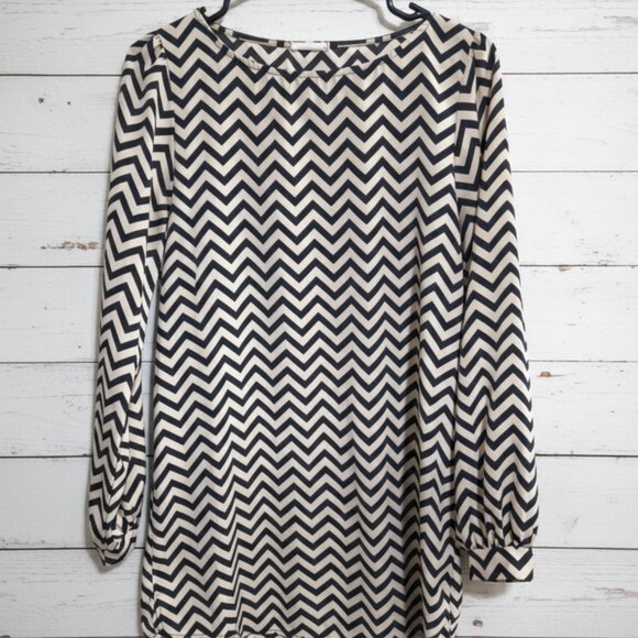 Everly Size Small Black Beige Chevron Print Long Sleeve Tunic Dress - Picture 1 of 6